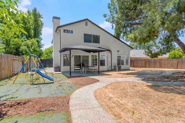 6431 Canyon Creek Way, Elk Grove CA: https://media.crmls.org/mediaz/bcdfd298-8826-4cb8-ac03-9da50de9b2ae.jpg