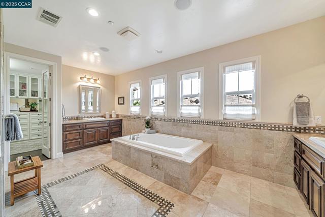 120 Tamarind Ln, Danville CA: https://media.crmls.org/mediaz/bce0a7e4-5709-44a1-9c1c-2aa5a008d31b.jpg