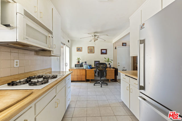 4119 Florence Street, Simi Valley CA: https://media.crmls.org/mediaz/bce0dd8c-e4a5-4a22-9687-cc537ae77628.jpg