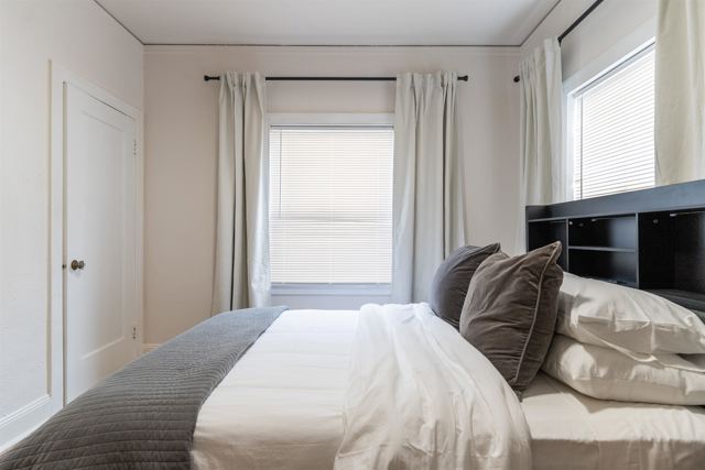 2238 7Th, Berkeley CA: https://media.crmls.org/mediaz/bce18b24-2573-4dc9-867e-c1b9a9dfb9ce.jpg