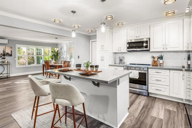 Detail Gallery Image 3 of 32 For 1670 Alta Vista Dr, Vista,  CA 92084 - 3 Beds | 2 Baths