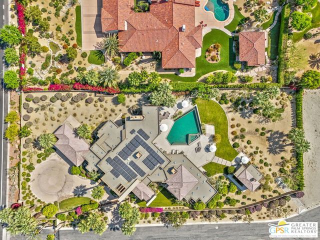 4 Paradise Cove Court, Rancho Mirage CA: https://media.crmls.org/mediaz/bce2132f-6872-4f74-96f9-d21302cad6e9.jpg