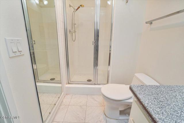 17842 Magnolia Boulevard, Encino CA: https://media.crmls.org/mediaz/bce21d7d-950b-4a05-a964-4fb902ba3ca3.jpg