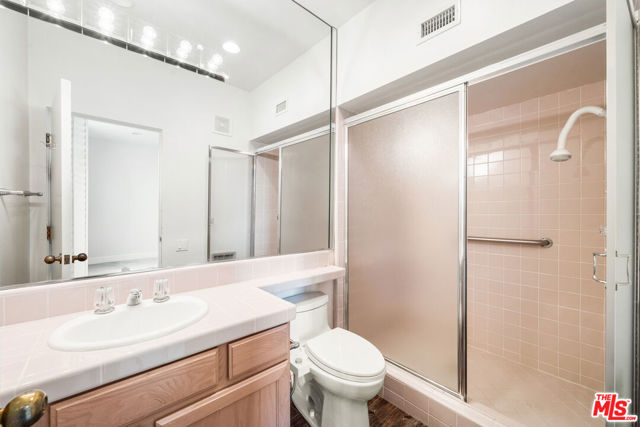 4454 Ventura Canyon Avenue, Sherman Oaks CA: https://media.crmls.org/mediaz/bce228b6-a0cf-4e0c-ab7a-ac289e347c56.jpg