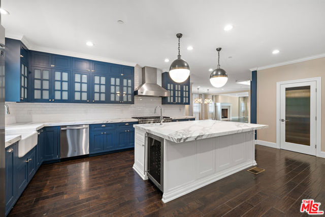 1147 Centinela Avenue, Santa Monica CA: https://media.crmls.org/mediaz/bce2d19f-edf1-43e5-a47b-f9d5ddcbefb2.jpg