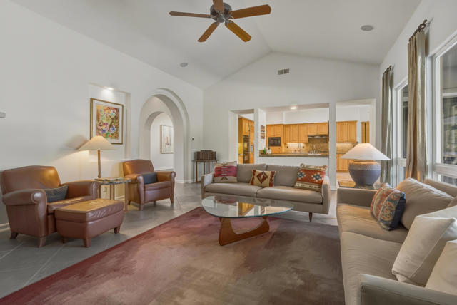 56 Oakmont Drive, Rancho Mirage CA: https://media.crmls.org/mediaz/bce2dd0c-778d-438f-a24b-dce27e99dad4.jpg