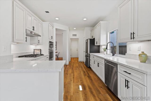 817 Avenida Codorniz, San Marcos CA: https://media.crmls.org/mediaz/bce451b2-24c3-4124-80e3-4ce6d7735e1c.jpg
