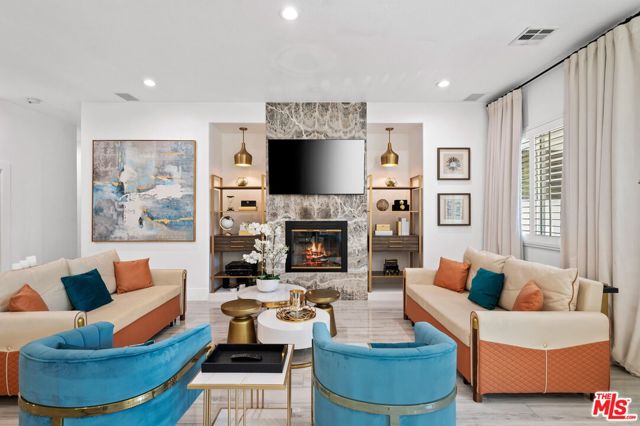 1083 E Circulo San Sorrento Road, Palm Springs CA: https://media.crmls.org/mediaz/bce47dc8-316b-4398-9438-5e017399e36e.jpg