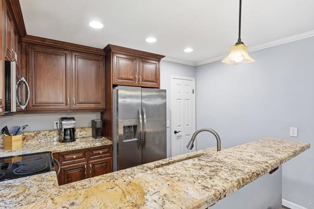 7702 Caminito Puerto, Carlsbad CA: https://media.crmls.org/mediaz/bce4f5c4-f638-4917-8ff5-51e9ff703931.jpg