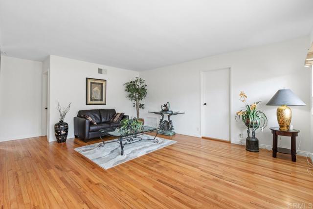 Detail Gallery Image 6 of 46 For 2725 Morning Glory Ln, Carlsbad,  CA 92008 - 3 Beds | 2 Baths