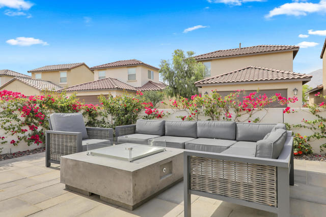 80208 Whisper Rock Way, La Quinta CA: https://media.crmls.org/mediaz/bce53d34-0c29-49b8-b8f8-71cd2ea5ae58.jpg