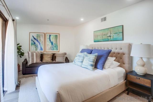 5726 La Jolla Blvd, La Jolla CA: https://media.crmls.org/mediaz/bce7b0b7-cdbe-4b16-89cf-65854aa963d2.jpg