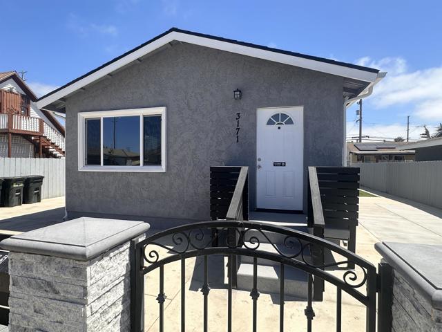 3171 3175 K Street, San Diego CA: https://media.crmls.org/mediaz/bce7d499-602b-4f1a-83b2-ed52522fb11f.jpg