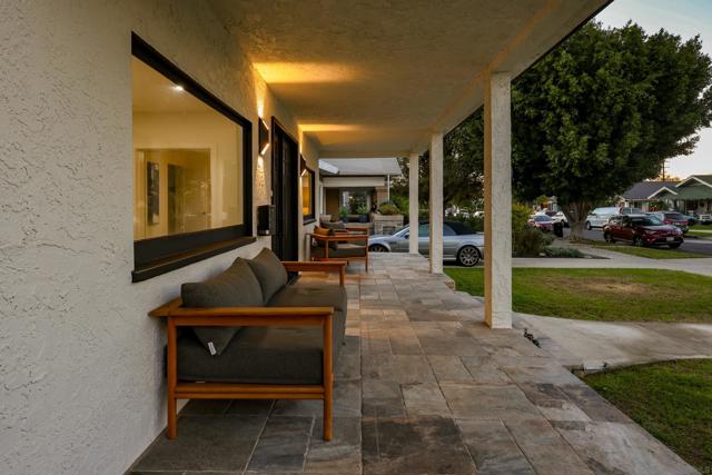 1900 W 41St St, Los Angeles CA: https://media.crmls.org/mediaz/bce85a90-3ac6-4bd7-a63a-1acc670e2786.jpg