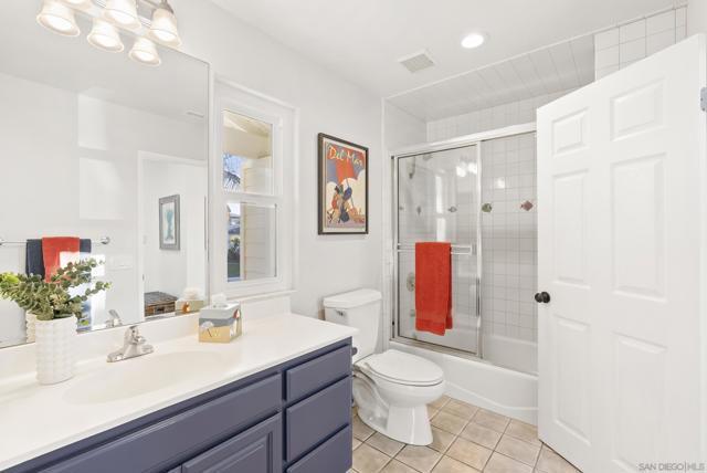 4474 Niagara Ave, San Diego CA: https://media.crmls.org/mediaz/bce8bb26-0a3f-4afb-adf3-5850e99dad62.jpg