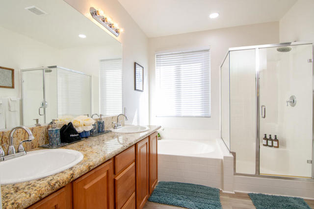 43784 Riunione Place, Indio CA: https://media.crmls.org/mediaz/bce91d71-23be-424b-90ed-571ca7958875.jpg