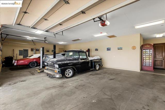 3600 Byer Rd, Byron CA: https://media.crmls.org/mediaz/bce9226d-370a-42d1-bc67-cef9cec6c53d.jpg