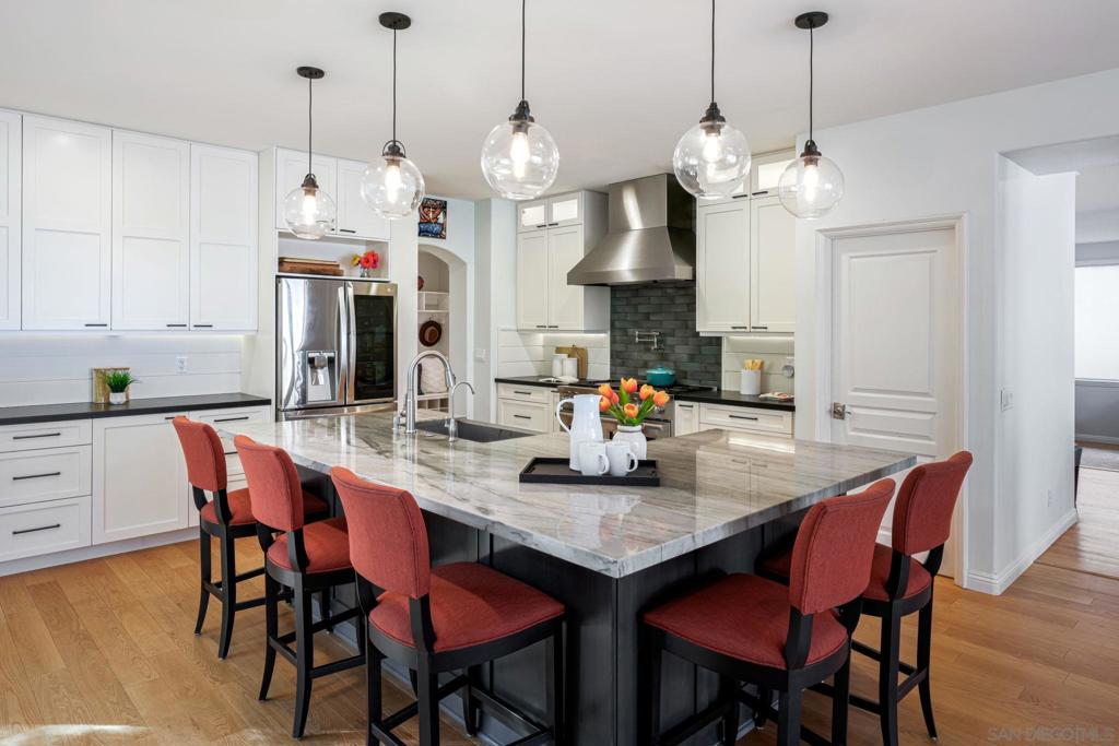 MLS #250033578SD img 12