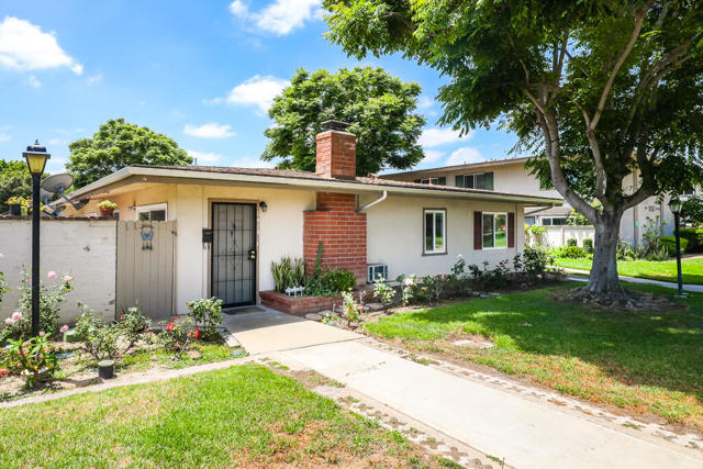 Image 2 for 641 W 6Th St #A, Tustin, CA 92780