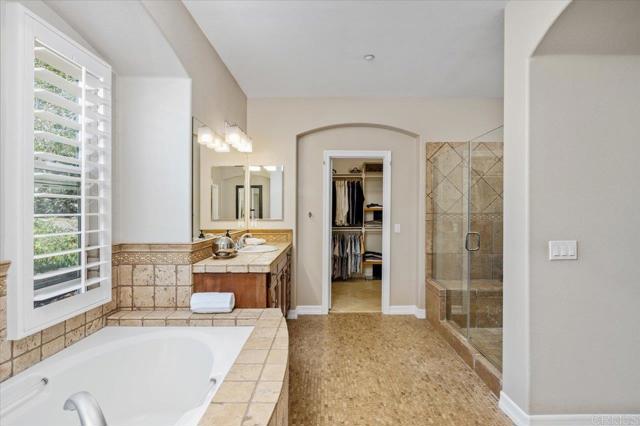 31662 Orange Blossom Ct, Valley Center CA: https://media.crmls.org/mediaz/bce9c3f4-e928-4574-8c80-3dee20210e85.jpg
