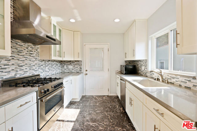 1246 N Genesee Avenue, West Hollywood CA: https://media.crmls.org/mediaz/bcea4306-5531-4c8d-9dee-c52b7c8673e0.jpg