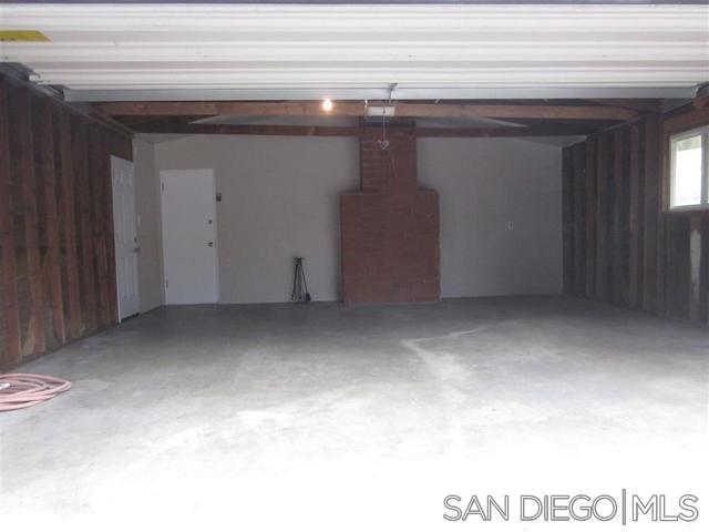1190 Robertson Dr, Escondido CA: https://media.crmls.org/mediaz/bceb156d-534a-41e7-9681-d95de418c78d.jpg