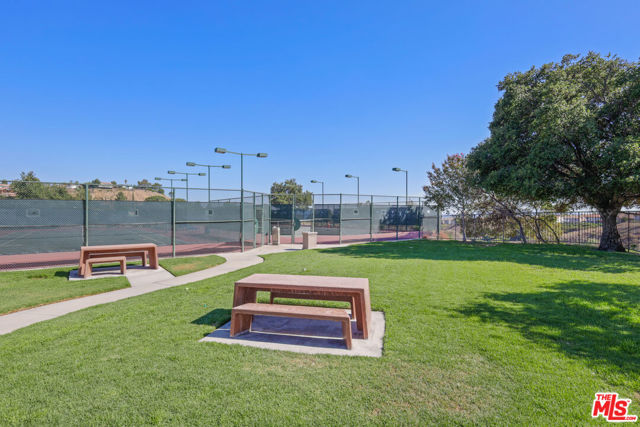 12119 Falcon Crest Way, Porter Ranch CA: https://media.crmls.org/mediaz/bceb3544-1fb4-46e5-95bd-7ac874bb19b2.jpg
