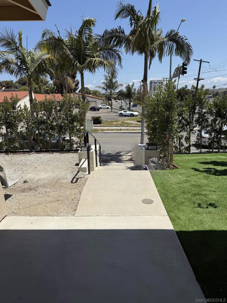 519 Camelot Dr - photo 2