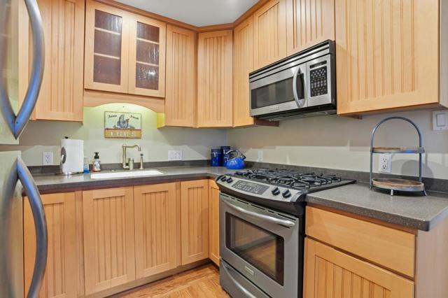 211 Berendos Avenue, Pacifica CA: https://media.crmls.org/mediaz/bcecd29f-e1fa-4199-9ab8-145917a54e40.jpg