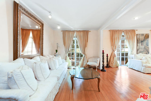 1148 COLDWATER CANYON Drive, Beverly Hills CA: https://media.crmls.org/mediaz/bced5bf3-dae4-4cd0-b22e-f3c93018ec25.jpg