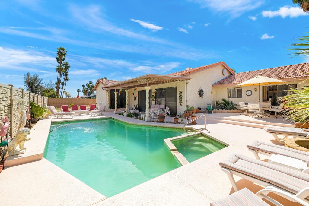 2918 E Alta Loma Drive, Palm Springs, CA 92264