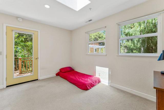 825 Skyward Drive, Aptos CA: https://media.crmls.org/mediaz/bcee434b-c1d4-4850-ad38-15861187cb20.jpg