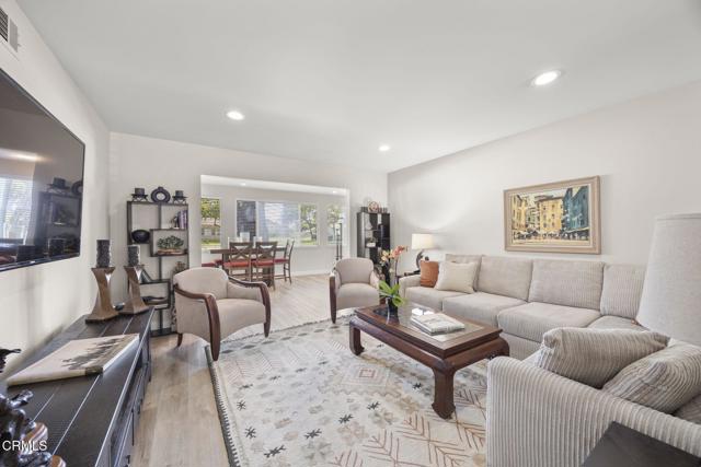4222 Village 4, Camarillo CA: https://media.crmls.org/mediaz/bcee4c31-305e-40a1-bae9-db73d72890dc.jpg
