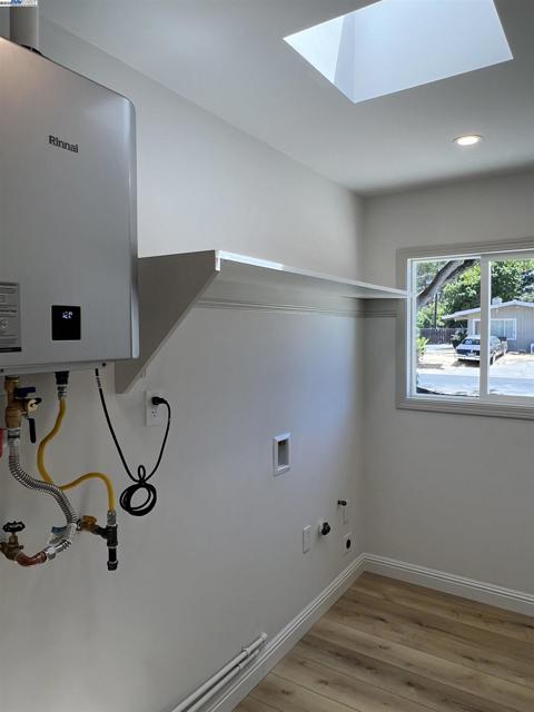 2559 Lynn Ave, Concord CA: https://media.crmls.org/mediaz/bcee6e38-9e84-4763-90ff-2c837598b462.jpg
