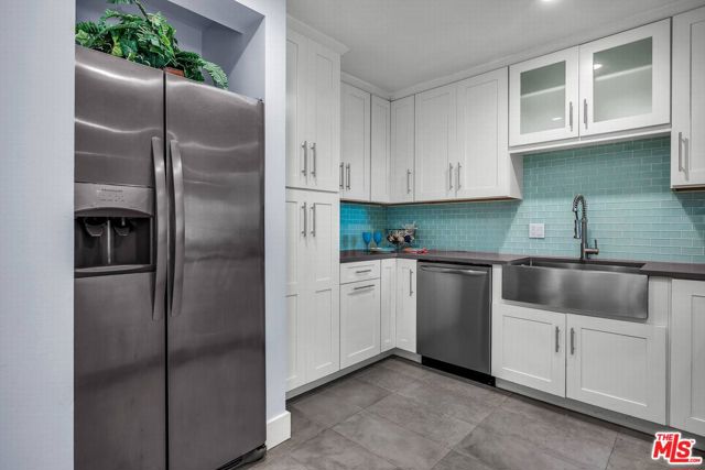 4818 Hollow Corner Road, Culver City CA: https://media.crmls.org/mediaz/bcee7782-8a5e-408a-8ad8-9d85af559b34.jpg