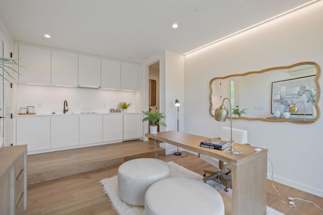 25251 La Rena Lane, Los Altos Hills CA: https://media.crmls.org/mediaz/bcef6f5d-eb76-4fa9-aa29-5441d3dd7abf.jpg