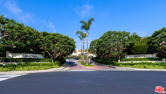 28 Saint Kitts, Dana Point CA: https://media.crmls.org/mediaz/bcef7d5c-3c3c-4fc2-90a2-15d4098fb629.jpg