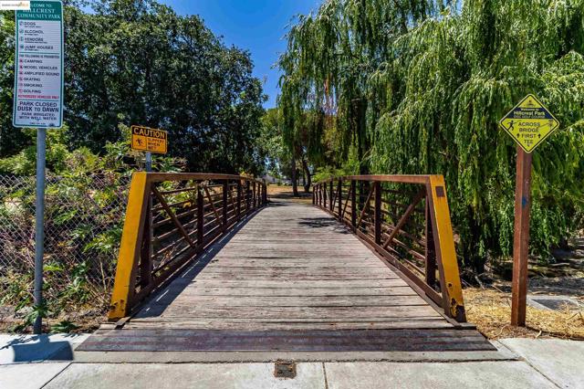 2059 Olivera Rd, Concord CA: https://media.crmls.org/mediaz/bcef967e-df89-4138-81a5-58e11385f092.jpg