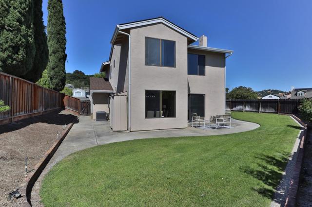 8760 Rancho Hills Drive, Gilroy CA: https://media.crmls.org/mediaz/bcef9ef0-867c-41aa-9eed-5934d9f9e601.jpg
