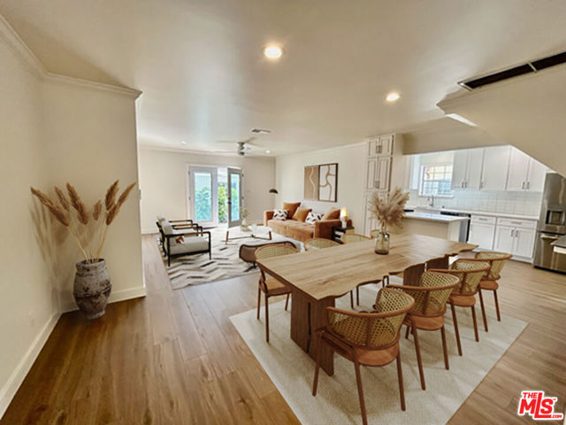 12520 Stanwood Place, Los Angeles CA: https://media.crmls.org/mediaz/bcefb596-df63-4673-8256-c6a856581560.jpg