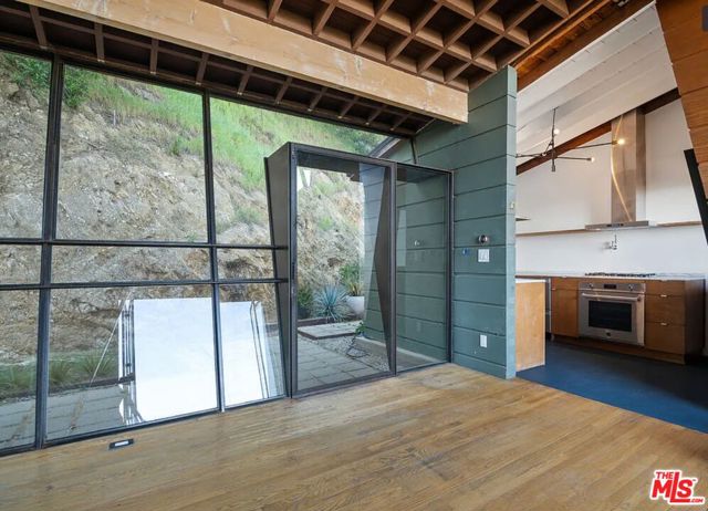8663 Nash Drive, Los Angeles CA: https://media.crmls.org/mediaz/bcefd330-45b4-4d4e-9d88-08eaf02c16c9.jpg