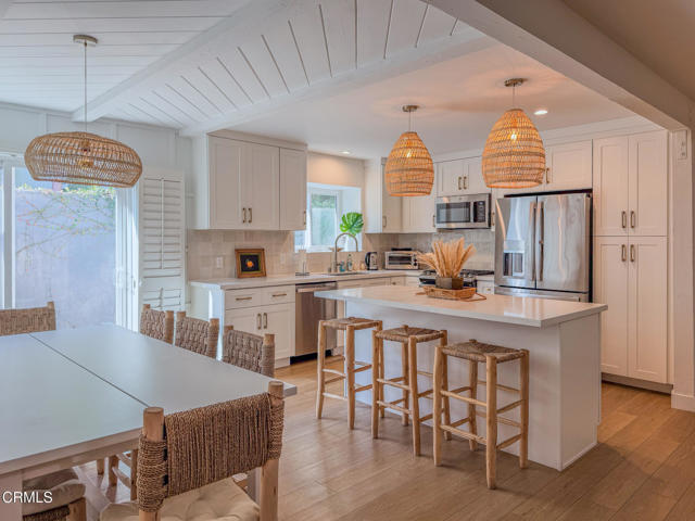 Detail Gallery Image 4 of 40 For 4954 Dolphin Way, Oxnard,  CA 93035 - 2 Beds | 2 Baths