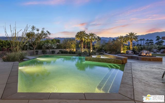 4 Paradise Cove Court, Rancho Mirage CA: https://media.crmls.org/mediaz/bcf0bd51-1c1a-478b-8933-d1660c8b985f.jpg