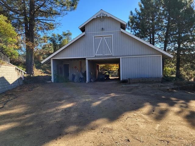Image 3 of 30 For 10252 Oak Grove Dr