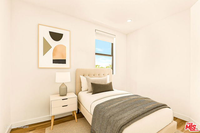 535 N Formosa Avenue, Los Angeles CA: https://media.crmls.org/mediaz/bcf1f618-90da-4c45-ac87-4764eec4dc46.jpg