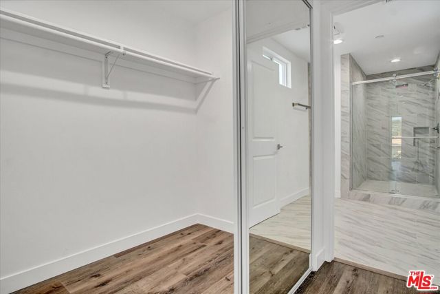 2419 S Cochran Avenue, Los Angeles CA: https://media.crmls.org/mediaz/bcf1f834-3d85-411c-8b1d-db05c3b8a81e.jpg