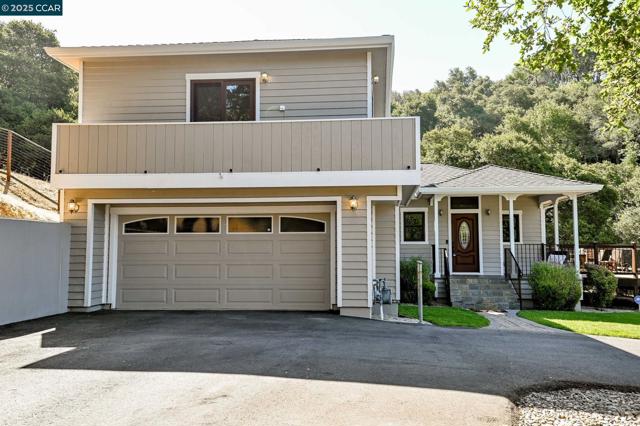 3981 Amyx Ct, Hayward CA: https://media.crmls.org/mediaz/bcf26231-02af-4e42-92c6-f4aafc42da28.jpg