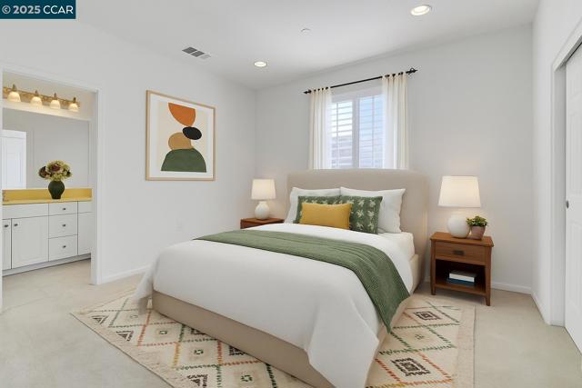 330 Pacifica Dr, Brentwood CA: https://media.crmls.org/mediaz/bcf26e56-3558-4bd0-b9c0-dfb22c8c9708.jpg
