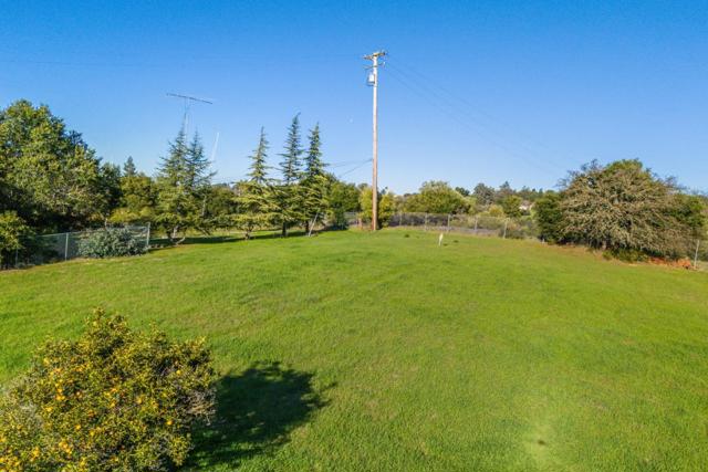 13206 Wright Way, Los Altos Hills CA: https://media.crmls.org/mediaz/bcf27470-bd73-4f23-9883-076b6313f116.jpg