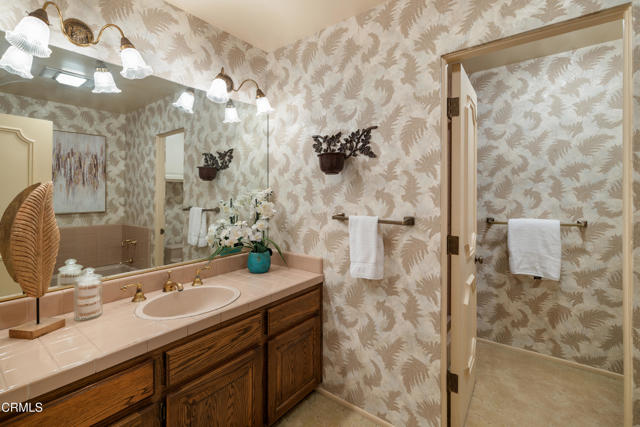 Detail Gallery Image 41 of 52 For 1400 Valley View Rd #1,  Glendale,  CA 91202 - 4 Beds | 3/1 Baths